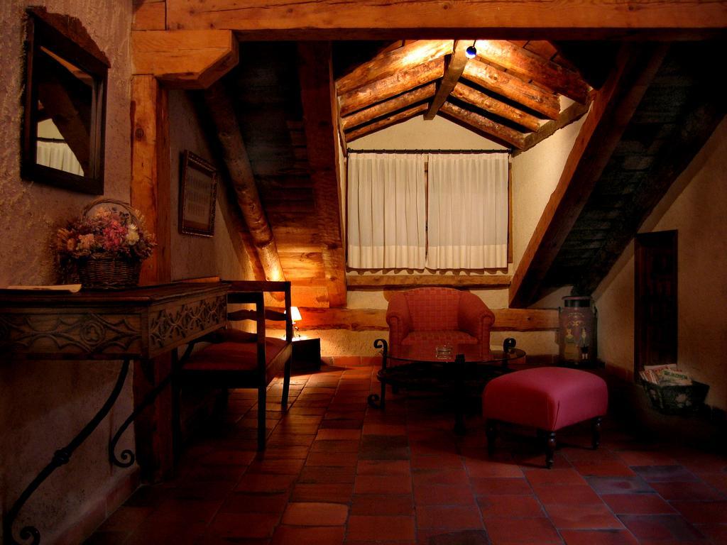 Posada El Zaguan Turegano ภายนอก รูปภาพ